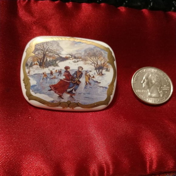 ⛸️Vintage Mural Ice Skating Theme BROOCH PIN 2" x 1.5" Invigorating - Picture 7 of 8